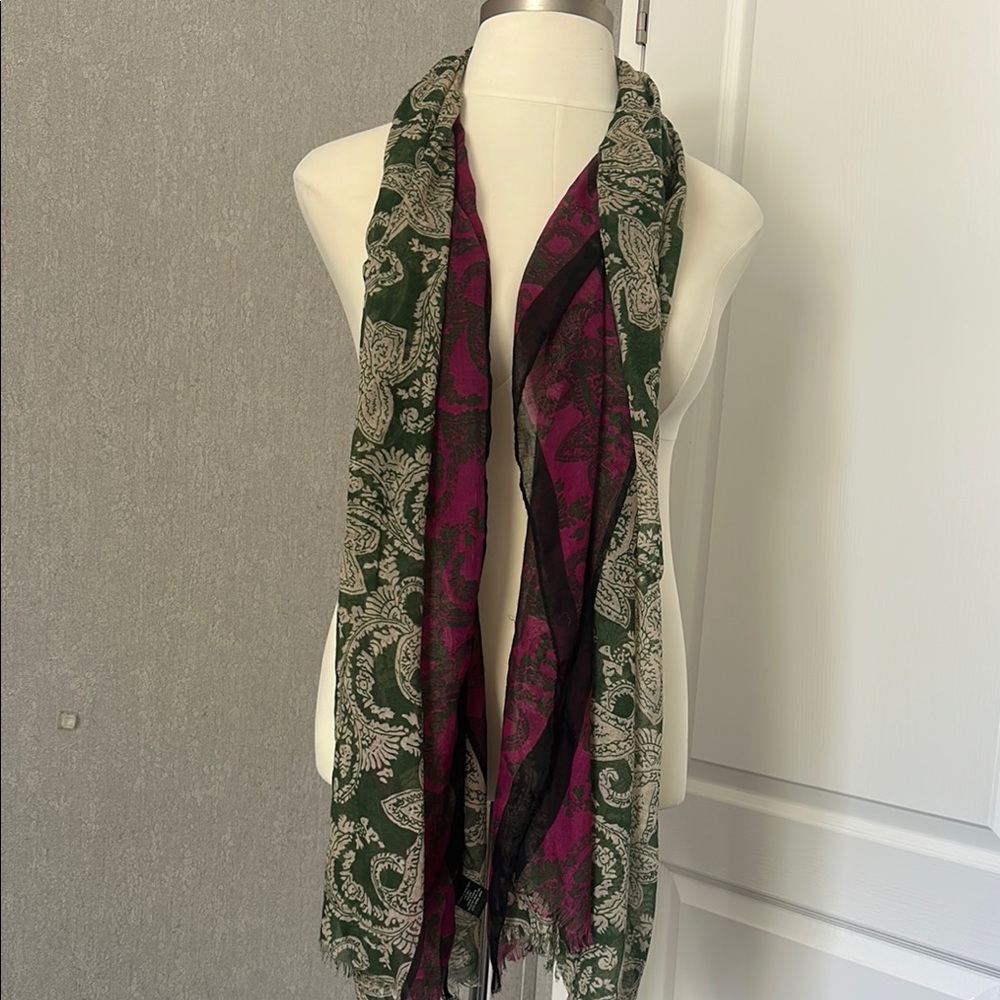Elegant Green and Pink Patterned Scarf